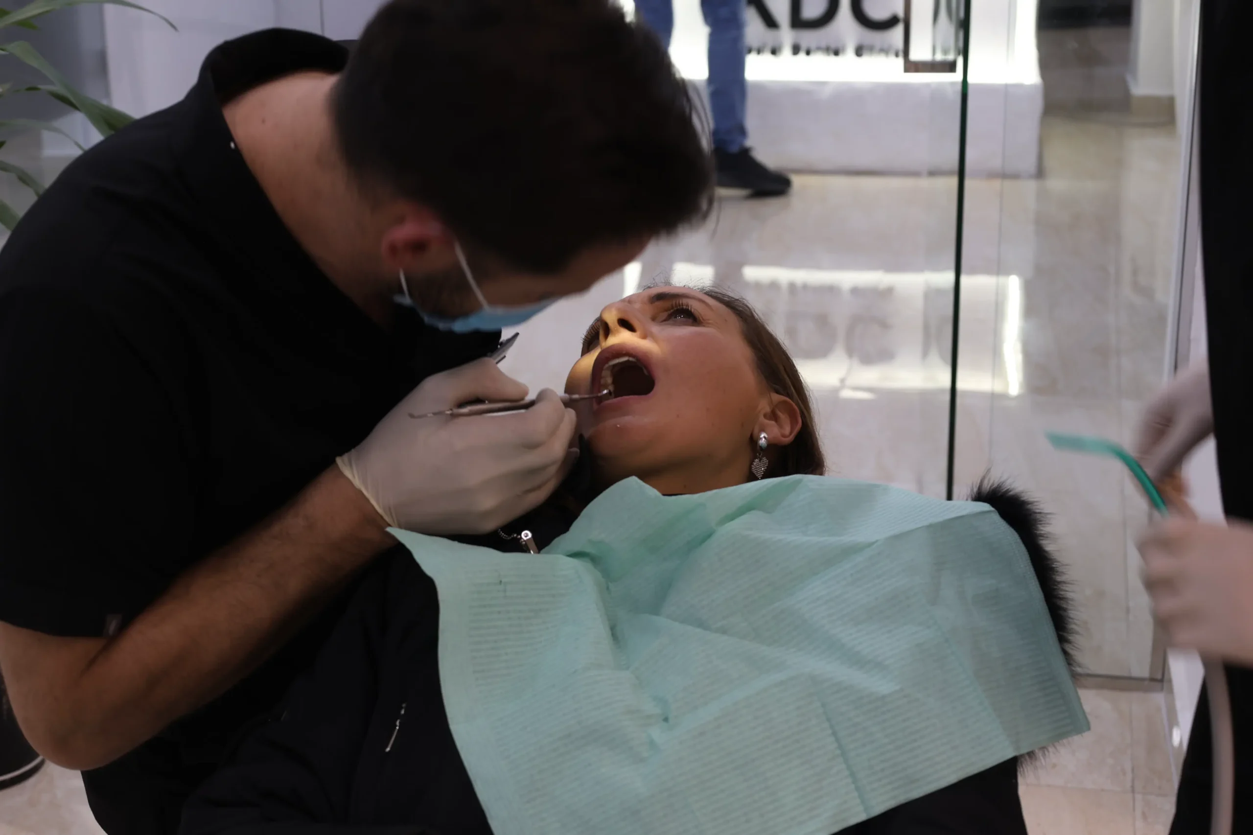 impianti dentali in Albania per pazienti italiani